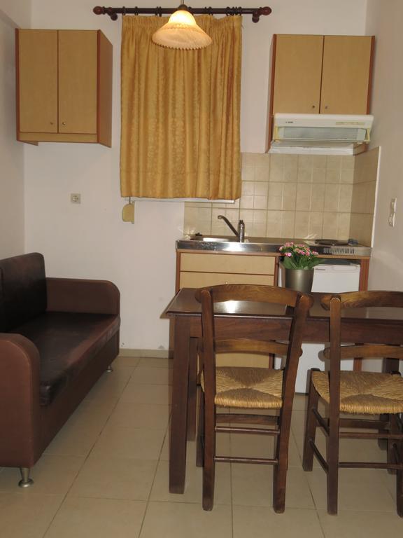 Frosso'S Apartments Kokkini Hani 外观 照片