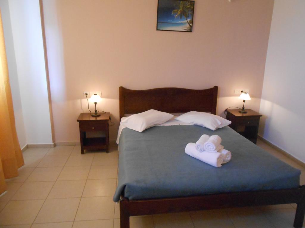 Frosso'S Apartments Kokkini Hani 外观 照片